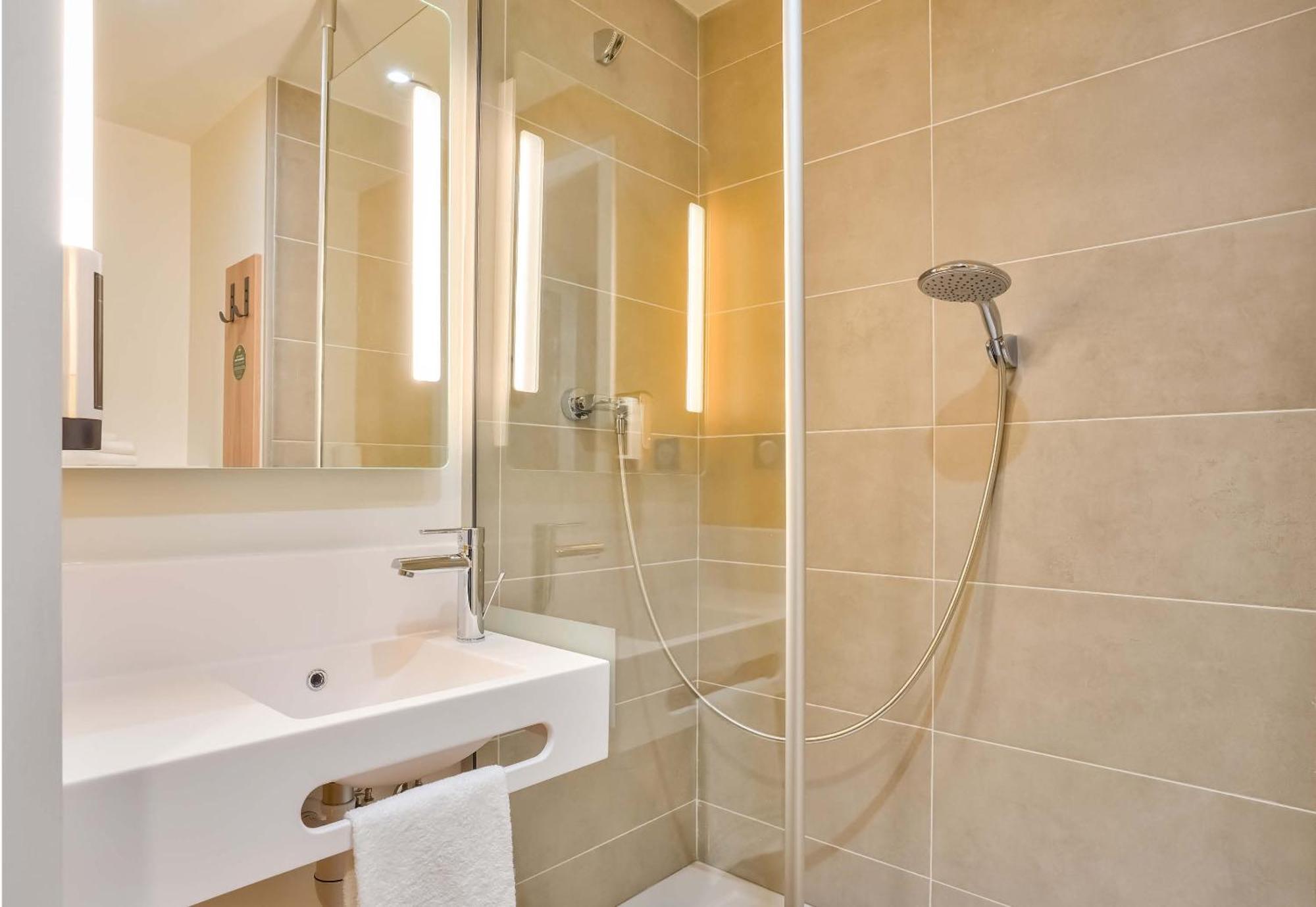 B&B Hotel Paris Porte D'Orleans Montrouge Eksteriør billede